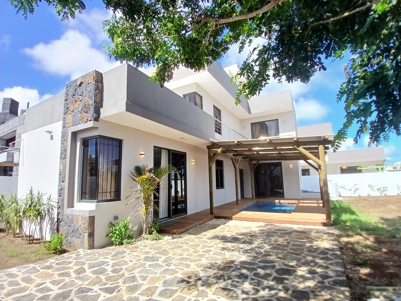 location villa grand baie luxuriel Group Mauritius