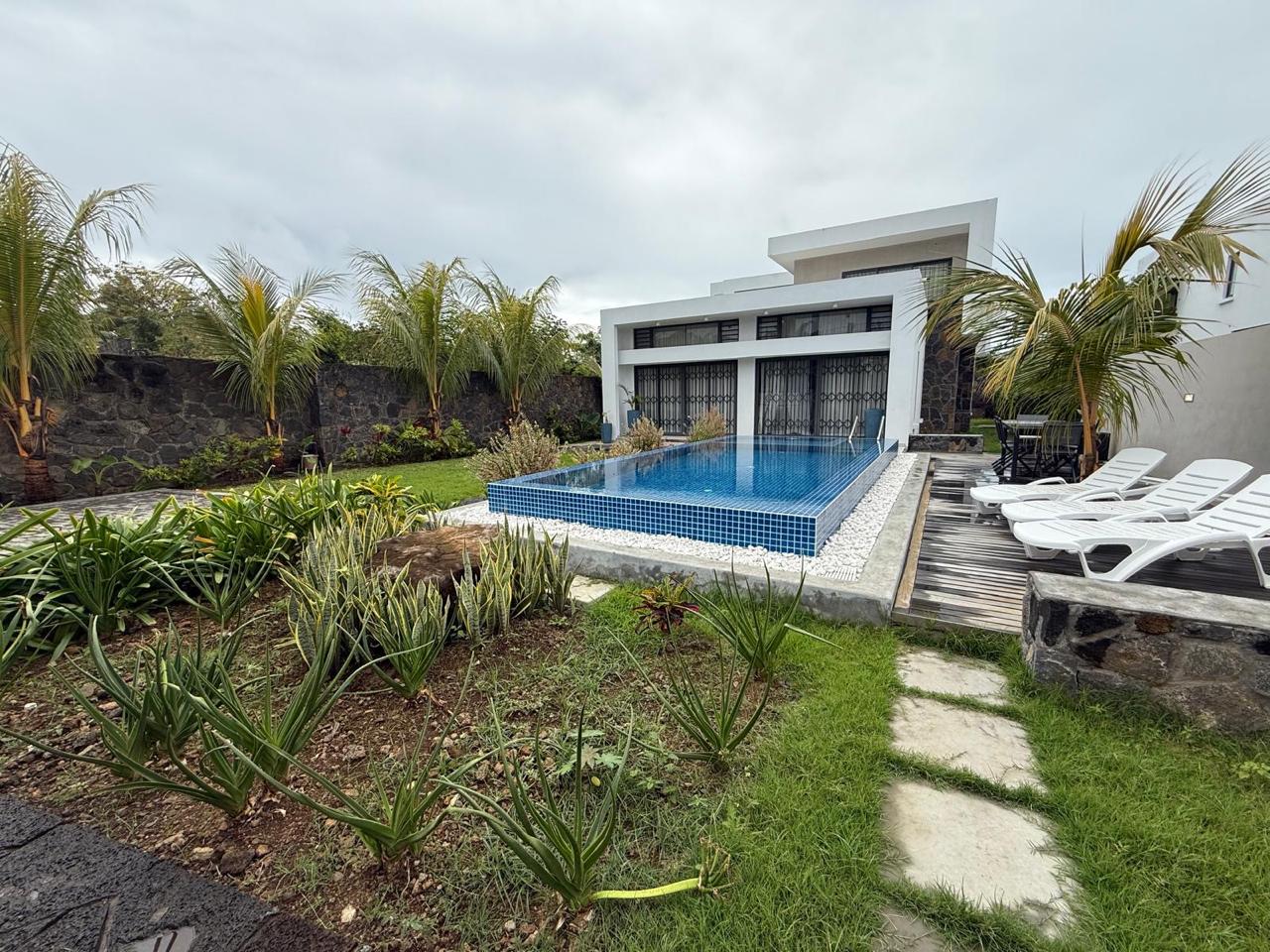 VILLA MODERNE 3CH CALODYNE A LOUER PAR LUXURIEL GROUP