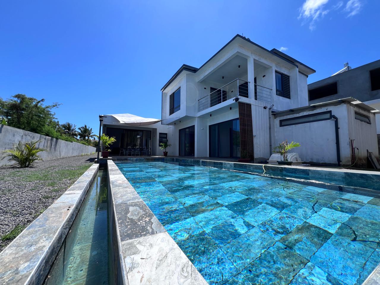 villa contemporaine 3CH a louer a CALODYNE par luxuriel group
