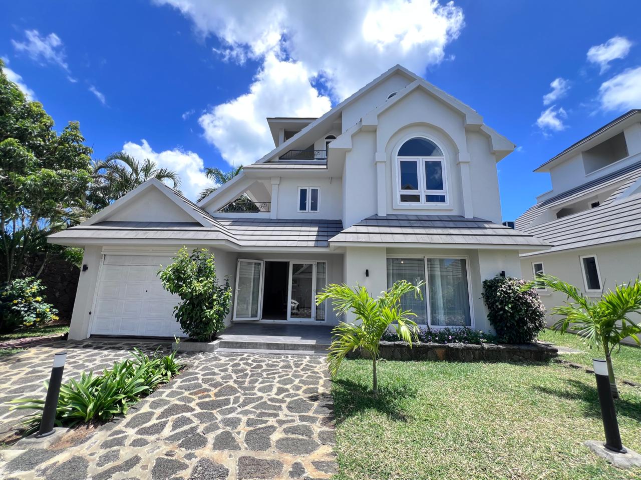 a louer villa moderne dans petite résidence a pereybere, proche de la plage et de toutes commodités par luxuriel group